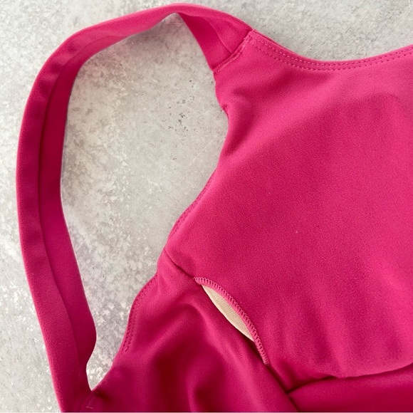 Sincerely Jules Cross Back Stash Pocket Active Crop Top, Pink XS - Picture 5 of 8